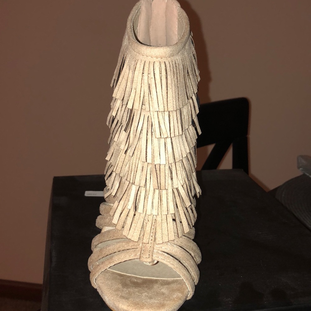 Fringe High Heels - Picture 4 of 4